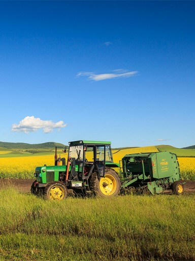 What kind of hydraulic cylinders are used in agricultural equipment？