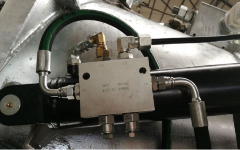 (Welded Clevis Hydraulic Cylinders Integrated With Counterbalance Valve)